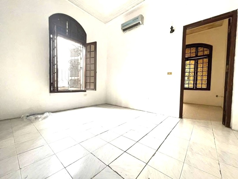 Bán nhà Hào Nam - diện tích 73m2 3 tầng - Lô góc 2 mặt thoáng - giá 35 tỷ