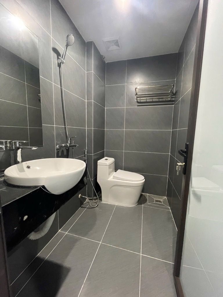 Bán nhà Nguyễn Ngọc Nại - diện tích 81m2 8 tầng - Ô tô vào nhà - giá 29,8 tỷ