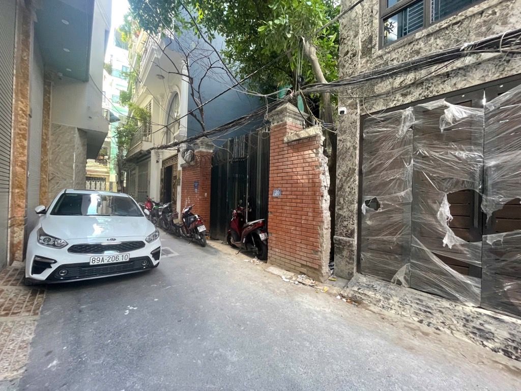 Bán nhà Nguyễn Ngọc Nại - diện tích 81m2 8 tầng - Ô tô vào nhà - giá 29,8 tỷ