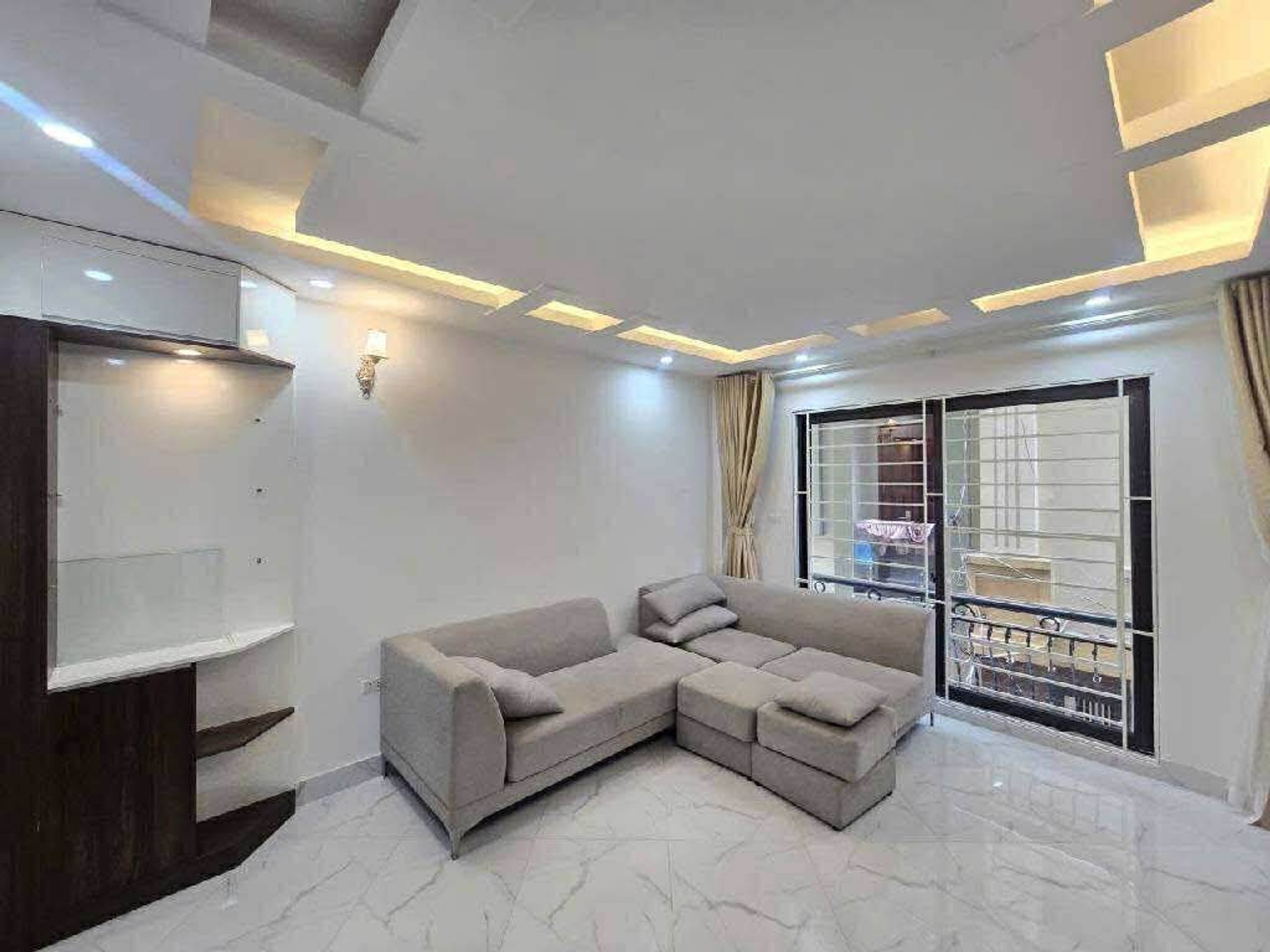Bán nhà Phố 8/3 - diện tích 31m2 5 tầng - Lô góc - giá 7,5 tỷ