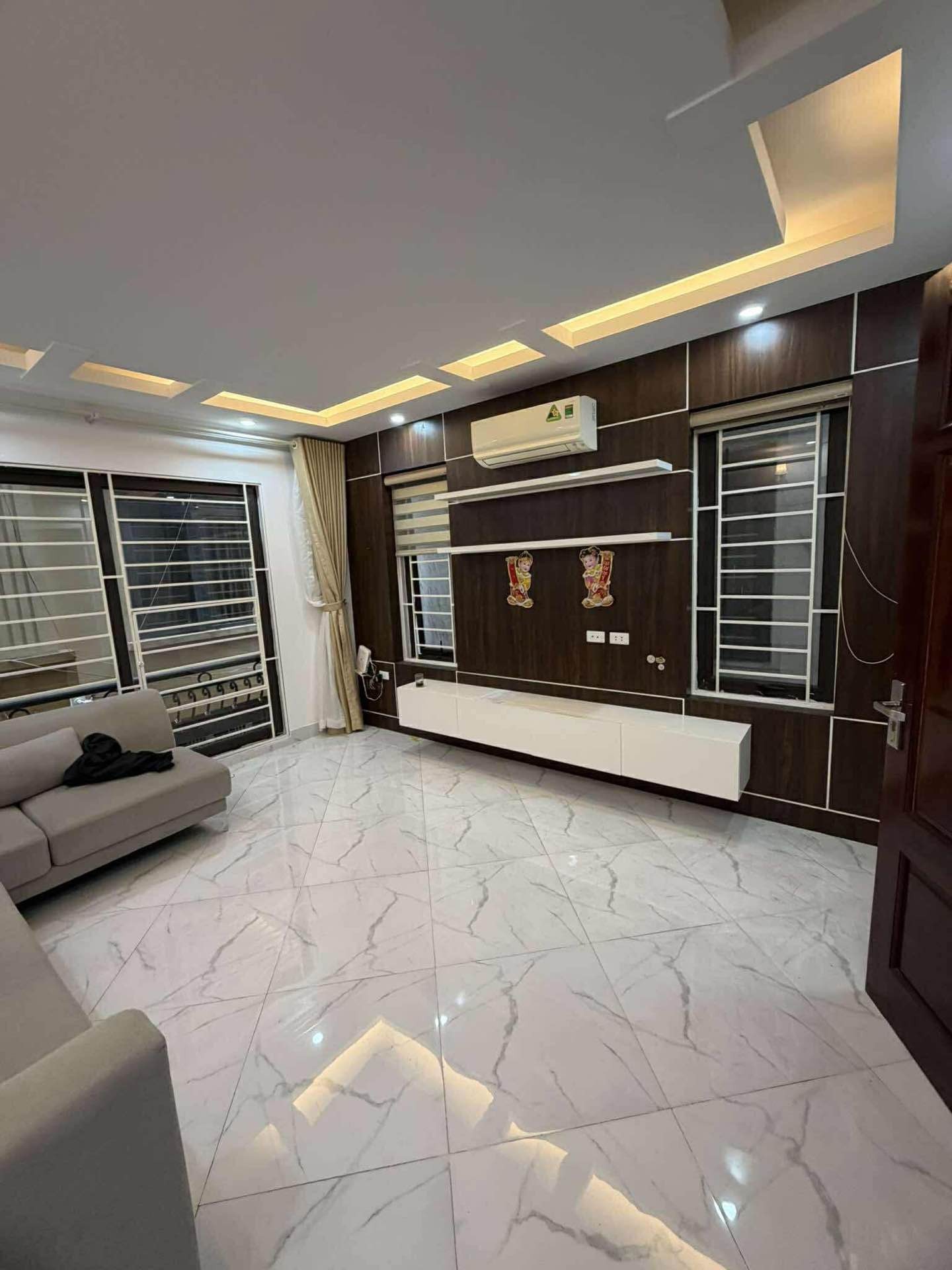 Bán nhà Phố 8/3 - diện tích 31m2 5 tầng - Lô góc - giá 7,5 tỷ