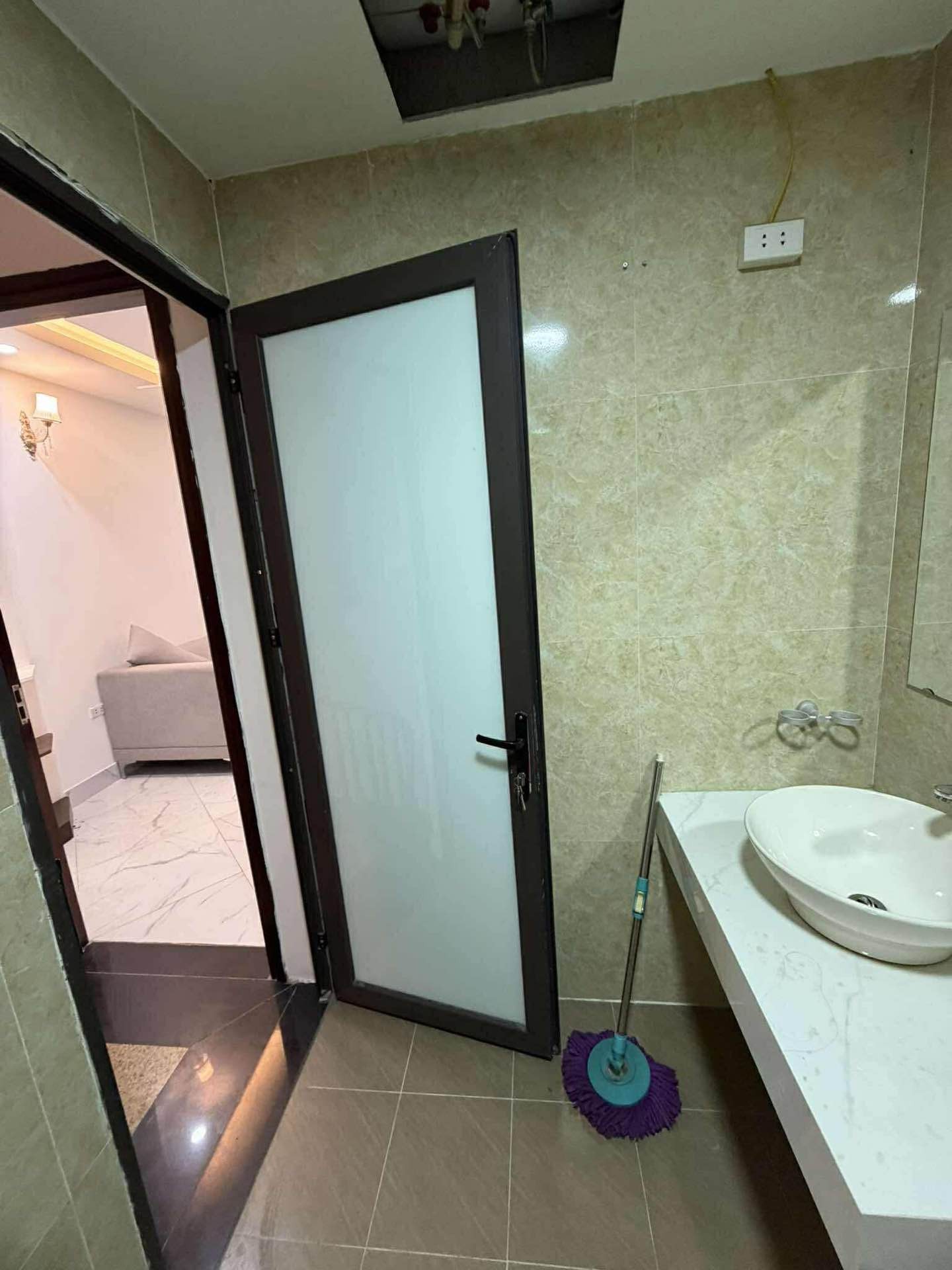 Bán nhà Phố 8/3 - diện tích 31m2 5 tầng - Lô góc - giá 7,5 tỷ