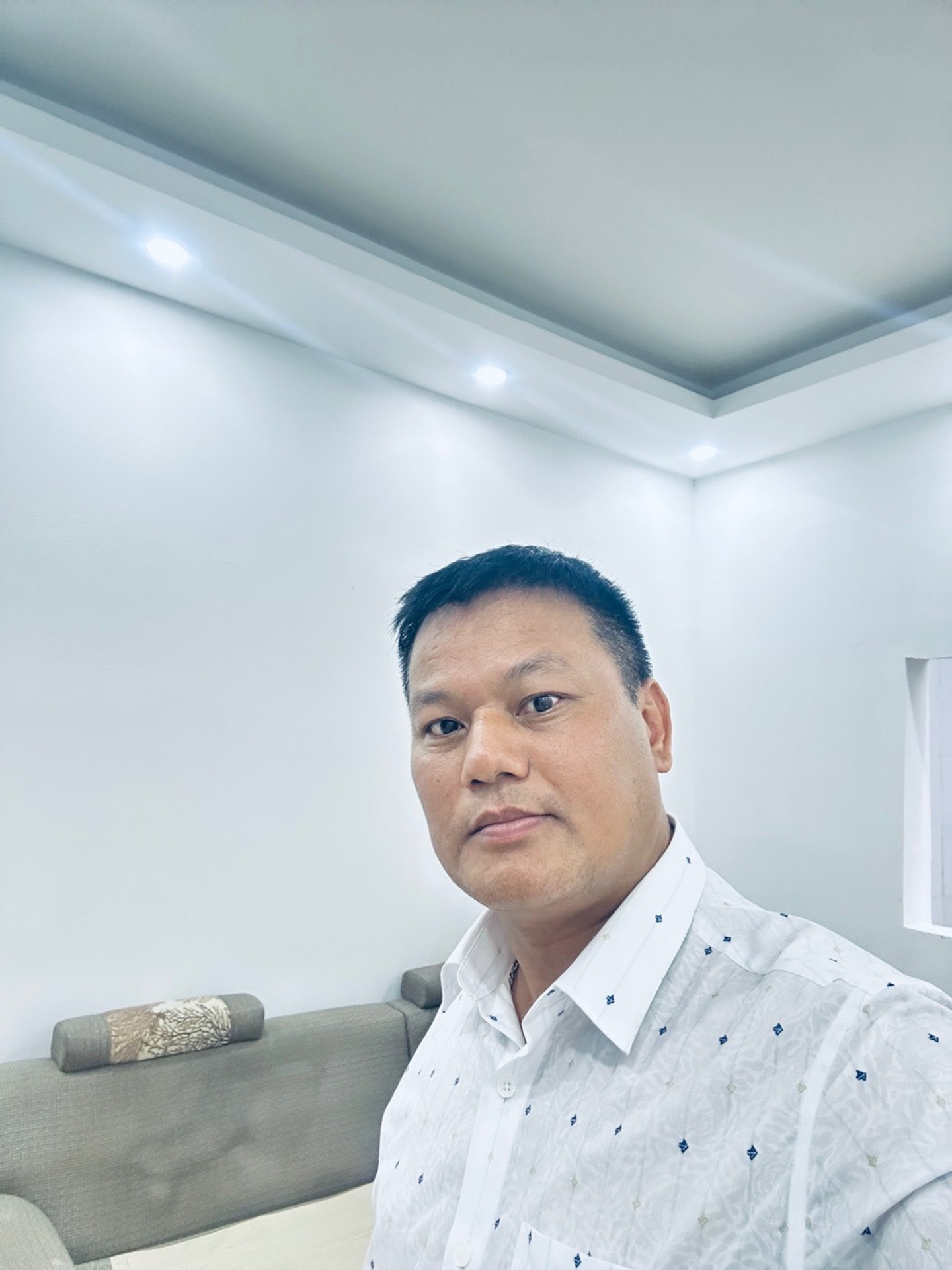Bán nhà Định Công Thượng - diện tích 63m2 2 tầng - Ô tô tránh kinh doanh - giá 3,8 tỷ