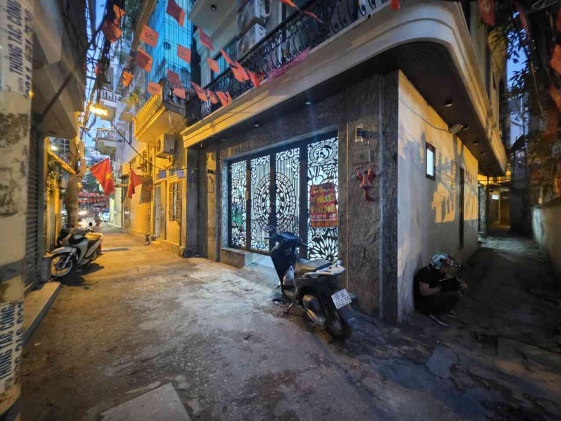 Bán nhà Ngõ 197 - diện tích 53m2 6 tầng - Lô góc, kinh doanh - giá 19,2 tỷ