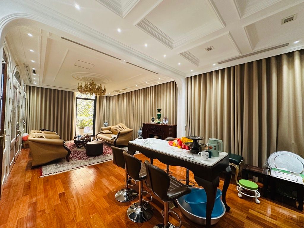 Bán nhà Lô H1 KĐT Mới Yên Hòa - diện tích 264m2 6 tầng - BIỆT THỰ - LÔ GÓC - VỪA Ở - KINH DOANH VĂN PHÒNG - NHÀ HÀNG - ĐẲNG CẤP 5 SAO - giá 170 tỷ