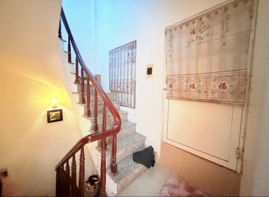 Bán nhà Vân Đồn - diện tích 97m2 6 tầng - Đang cập nhật - giá 34 tỷ