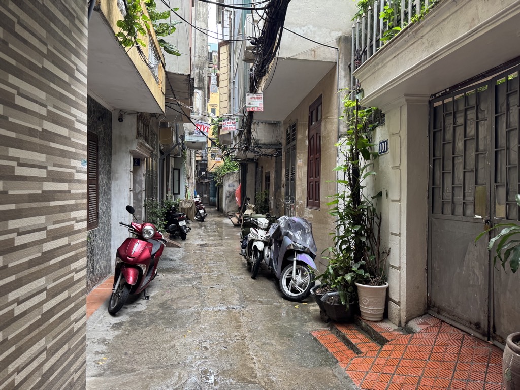 Bán nhà Vân Đồn - diện tích 97m2 6 tầng - Đang cập nhật - giá 34 tỷ