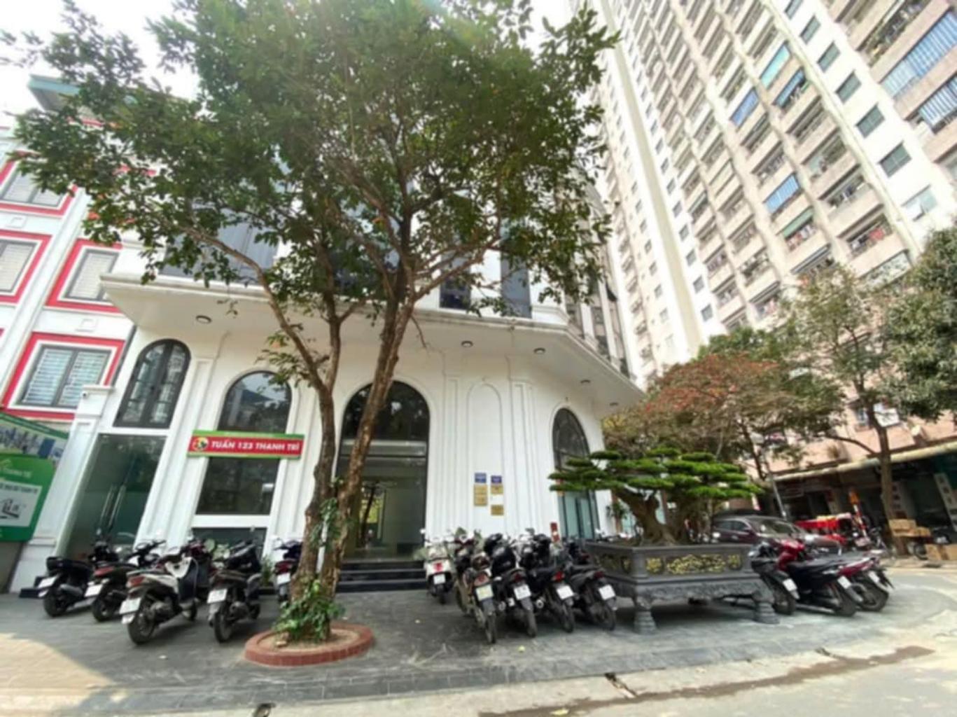 Bán nhà Ngõ 4 - diện tích 203m2 7 tầng - Lô góc 3 mặt thoáng - giá 74 tỷ