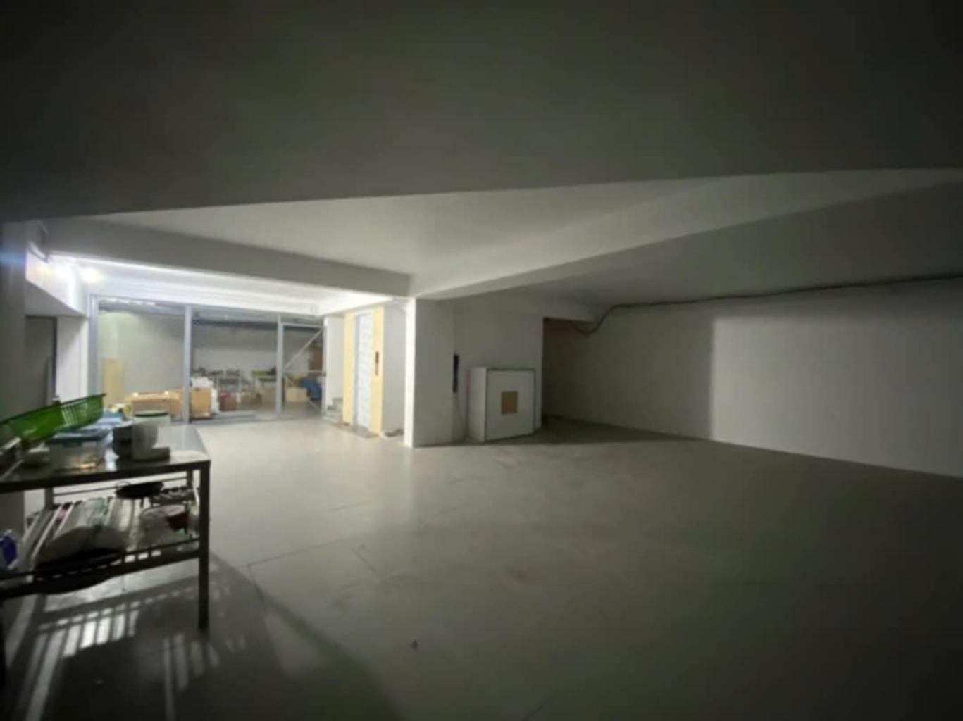 Bán nhà Ngõ 4 - diện tích 203m2 7 tầng - Lô góc 3 mặt thoáng - giá 74 tỷ