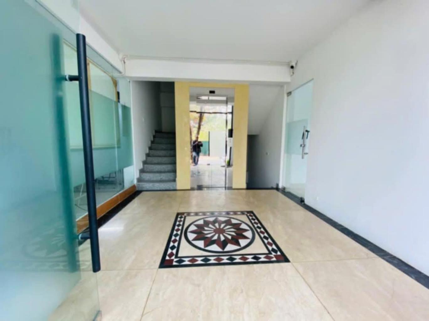 Bán nhà Ngõ 4 - diện tích 203m2 7 tầng - Lô góc 3 mặt thoáng - giá 74 tỷ