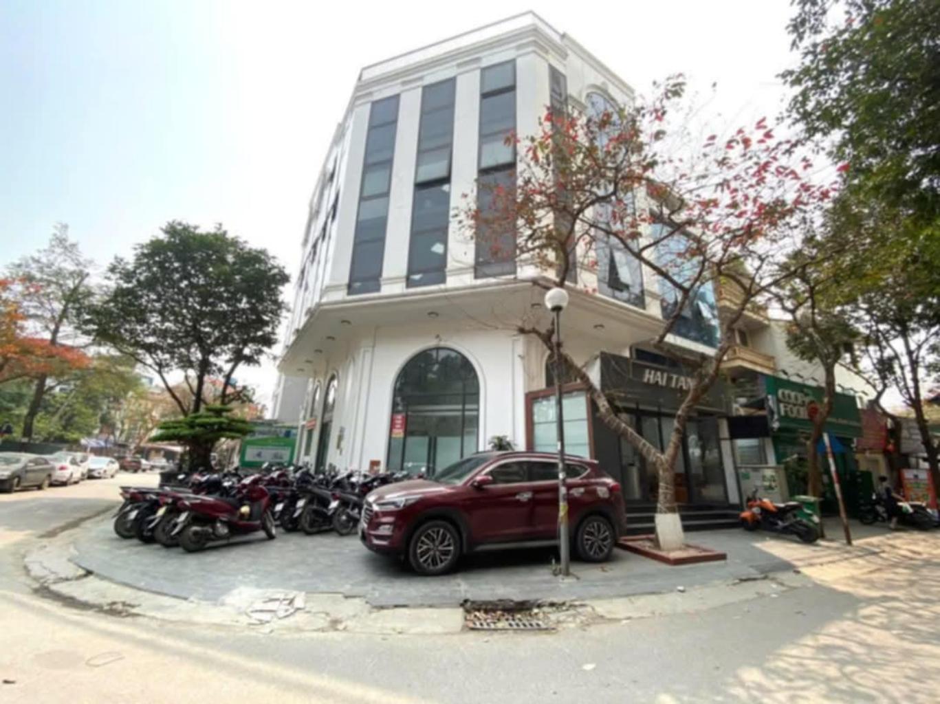 Bán nhà Ngõ 4 - diện tích 203m2 7 tầng - Lô góc 3 mặt thoáng - giá 74 tỷ