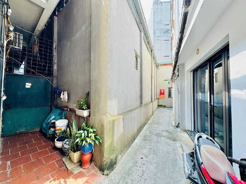 Bán nhà Lạc Nghiệp - diện tích 241.3m2 2 tầng - Mảnh đất vàng mặt phố - giá 129 tỷ