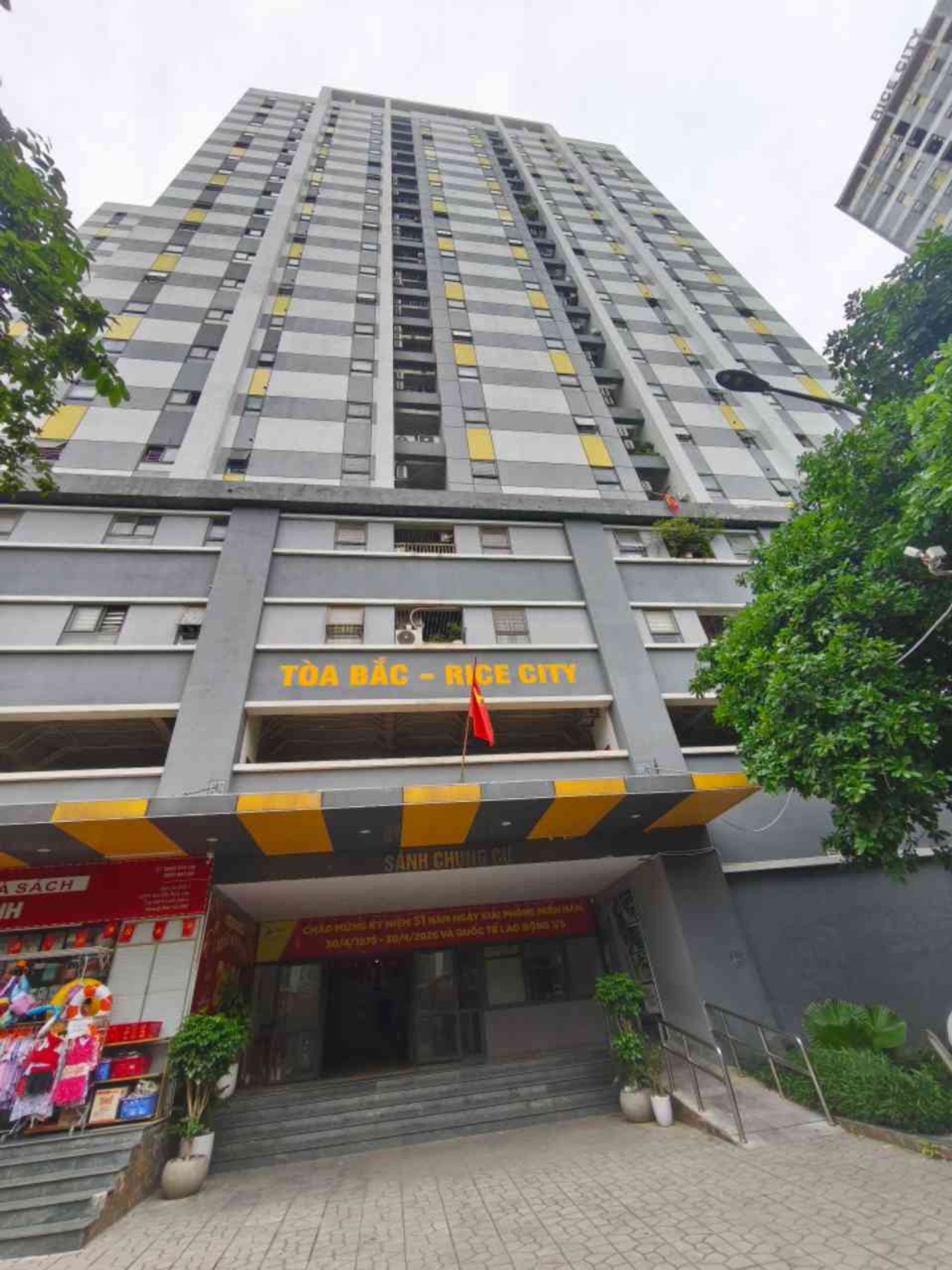 Bán nhà Toà Bắc - diện tích 62m2 1 tầng - Căn hộ tầng 15 - giá 5,5 tỷ