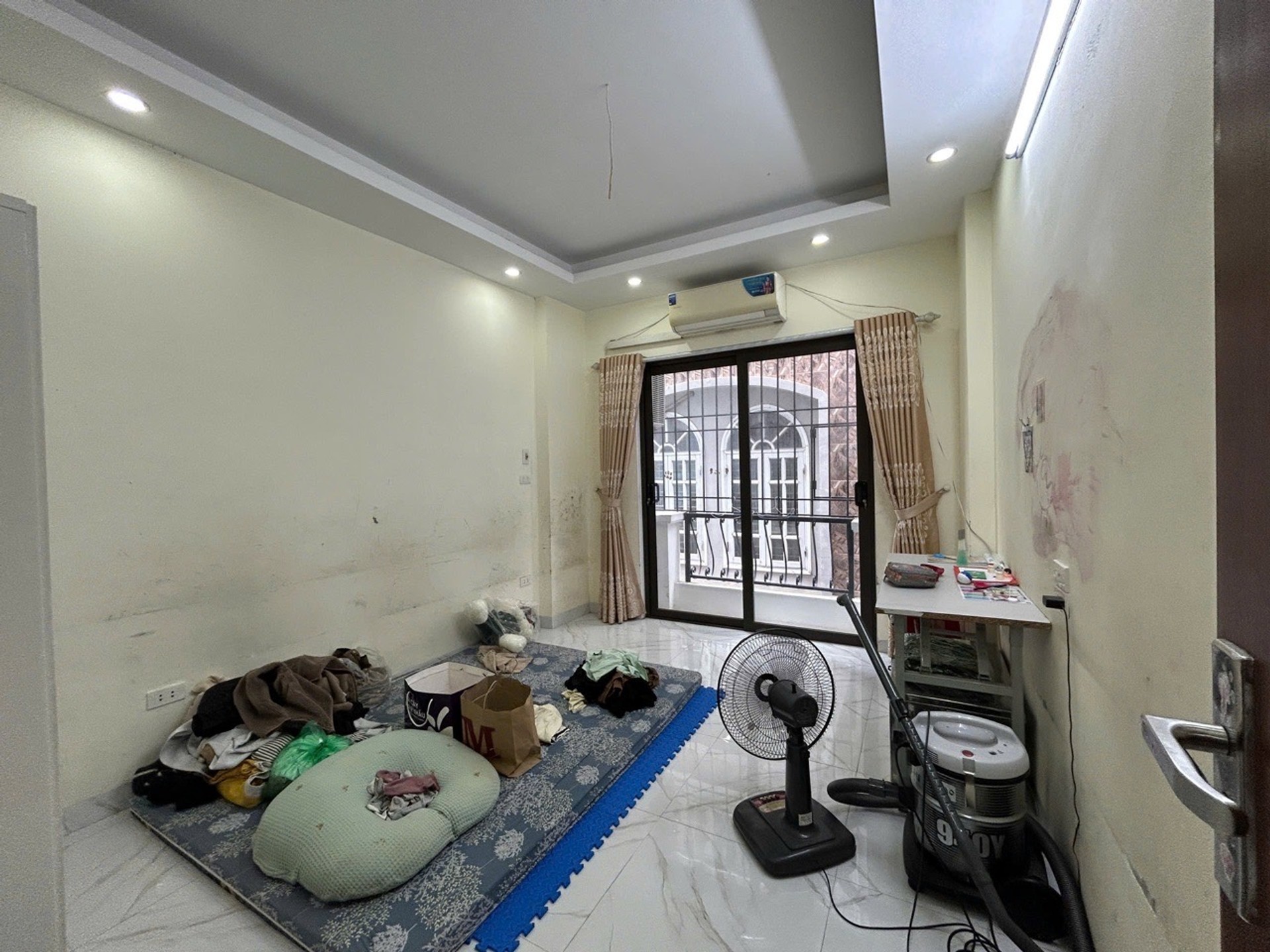 Bán nhà Lĩnh Nam - diện tích 40m2 5 tầng - Ô tô đỗ cửa - giá 10,7 tỷ