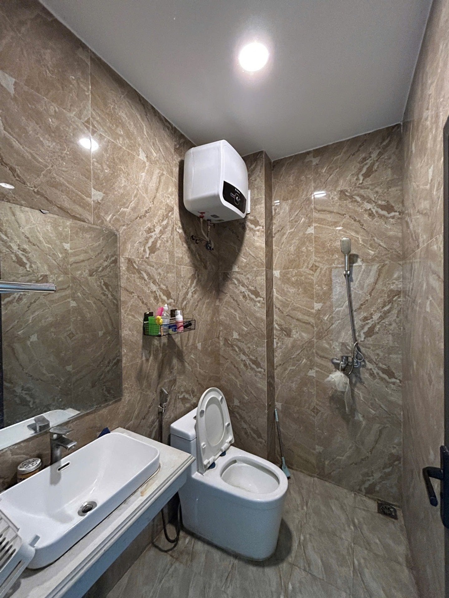 Bán nhà Lĩnh Nam - diện tích 40m2 5 tầng - Ô tô đỗ cửa - giá 10,7 tỷ