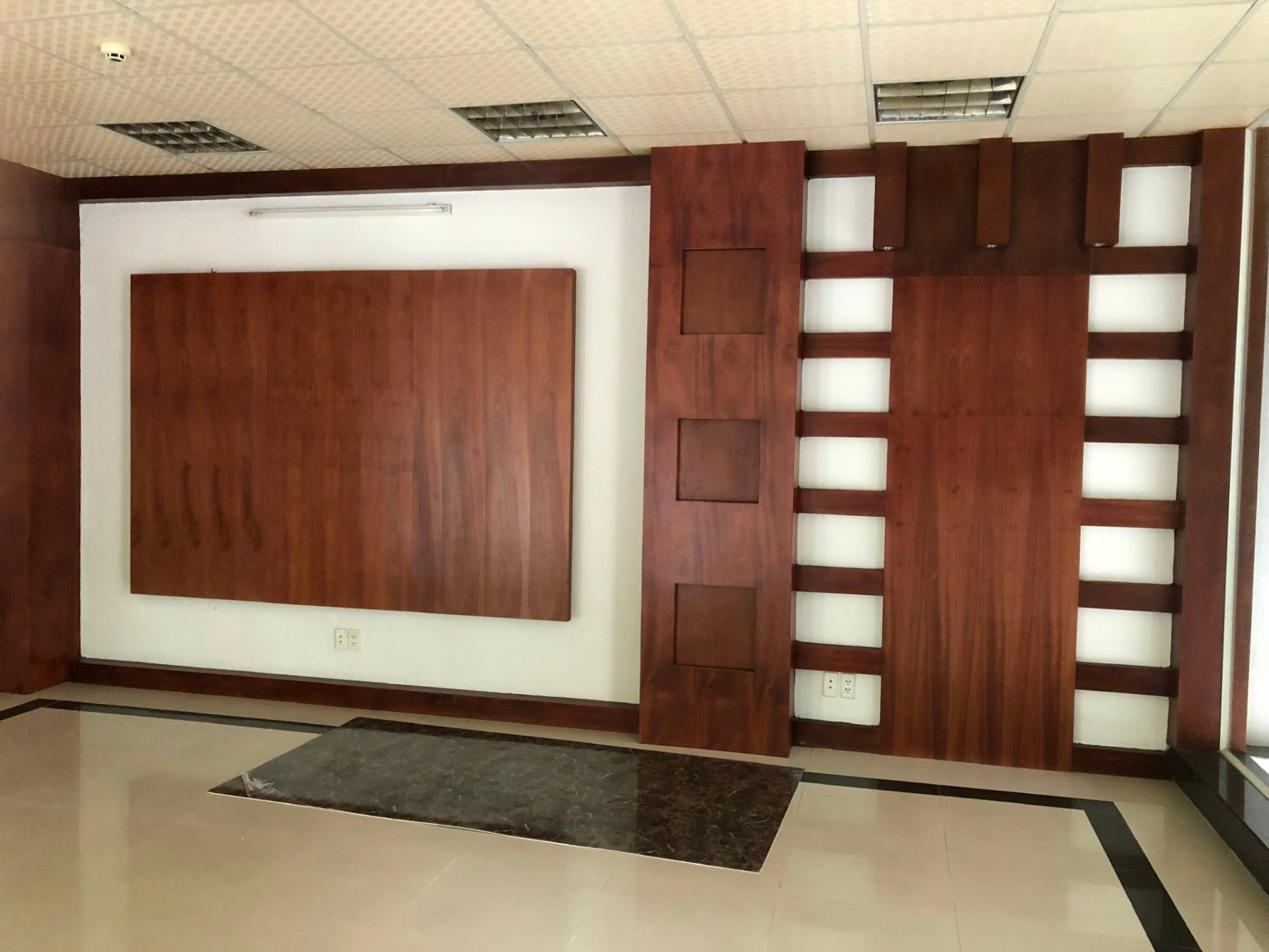 Bán nhà Ngọc Khánh - diện tích 106m2 9 tầng - Lô góc 2 mặt thoáng - giá 82 tỷ