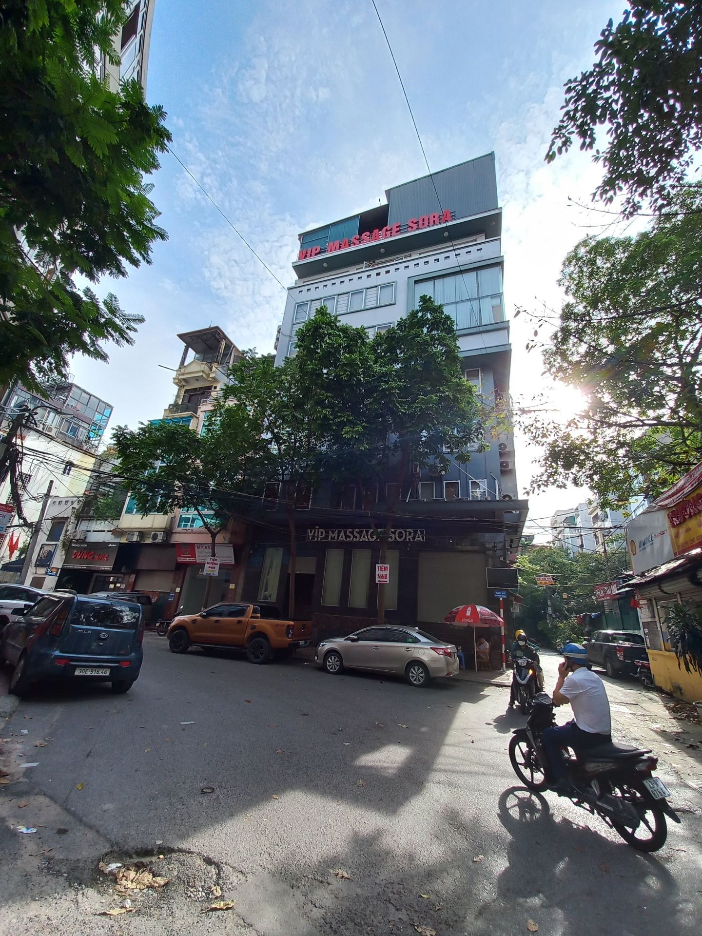 Bán nhà Ngọc Khánh - diện tích 106m2 9 tầng - Lô góc 2 mặt thoáng - giá 82 tỷ