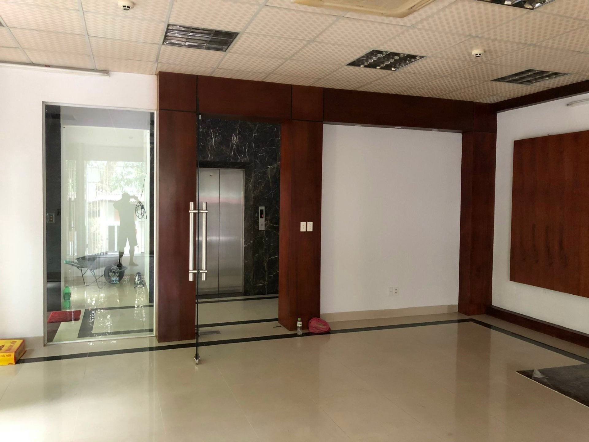 Bán nhà Ngọc Khánh - diện tích 106m2 9 tầng - Lô góc 2 mặt thoáng - giá 82 tỷ