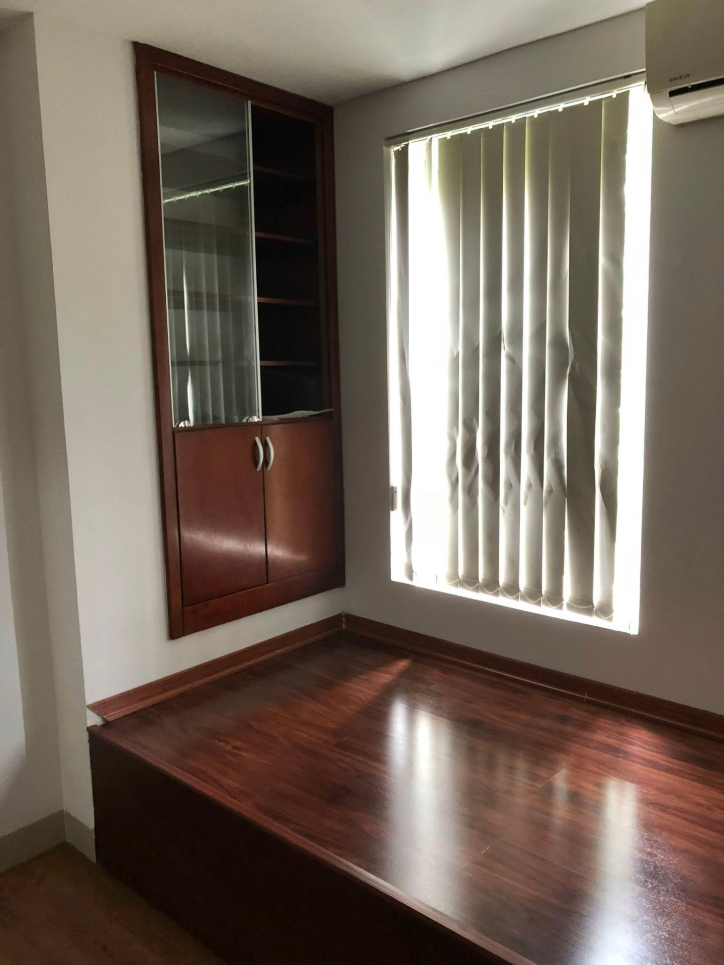 Bán nhà Ngọc Khánh - diện tích 106m2 9 tầng - Lô góc 2 mặt thoáng - giá 82 tỷ