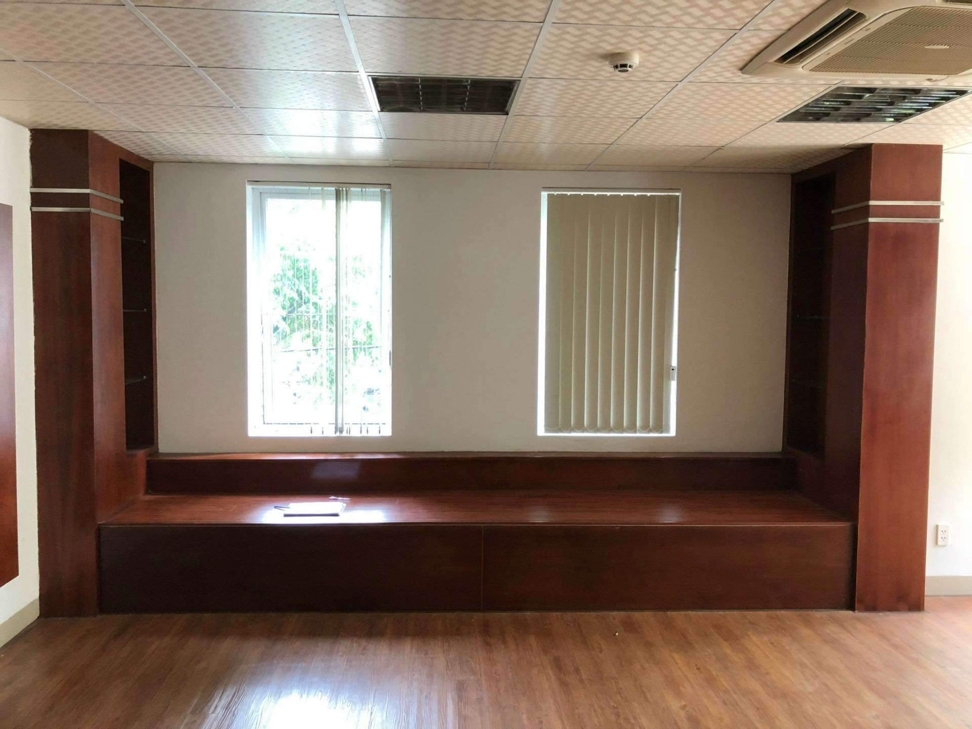 Bán nhà Ngọc Khánh - diện tích 106m2 9 tầng - Lô góc 2 mặt thoáng - giá 82 tỷ