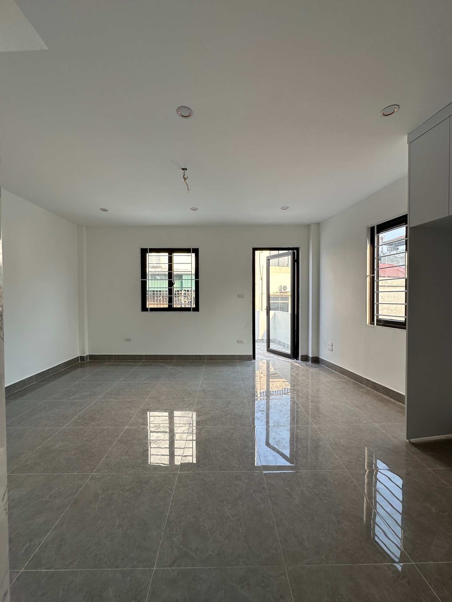 Bán nhà Trần Khát Chân - diện tích 42m2 5 tầng - Lô góc thoáng sáng - giá 12,5 tỷ