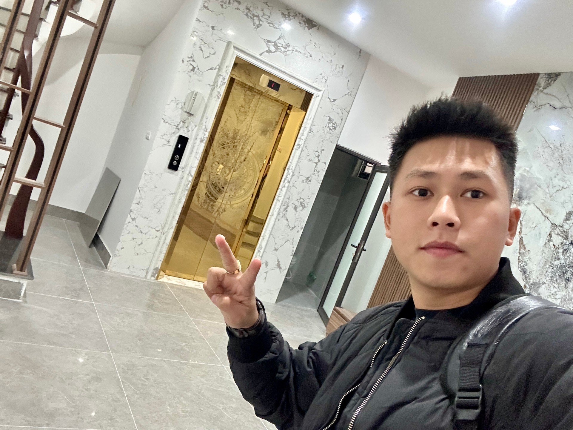 Bán nhà Trần Khát Chân - diện tích 42m2 5 tầng - Lô góc thoáng sáng - giá 12,5 tỷ