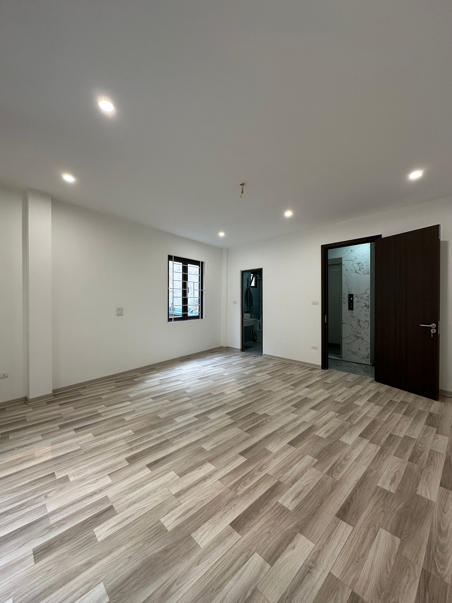 Bán nhà Trần Khát Chân - diện tích 42m2 5 tầng - Lô góc thoáng sáng - giá 12,5 tỷ