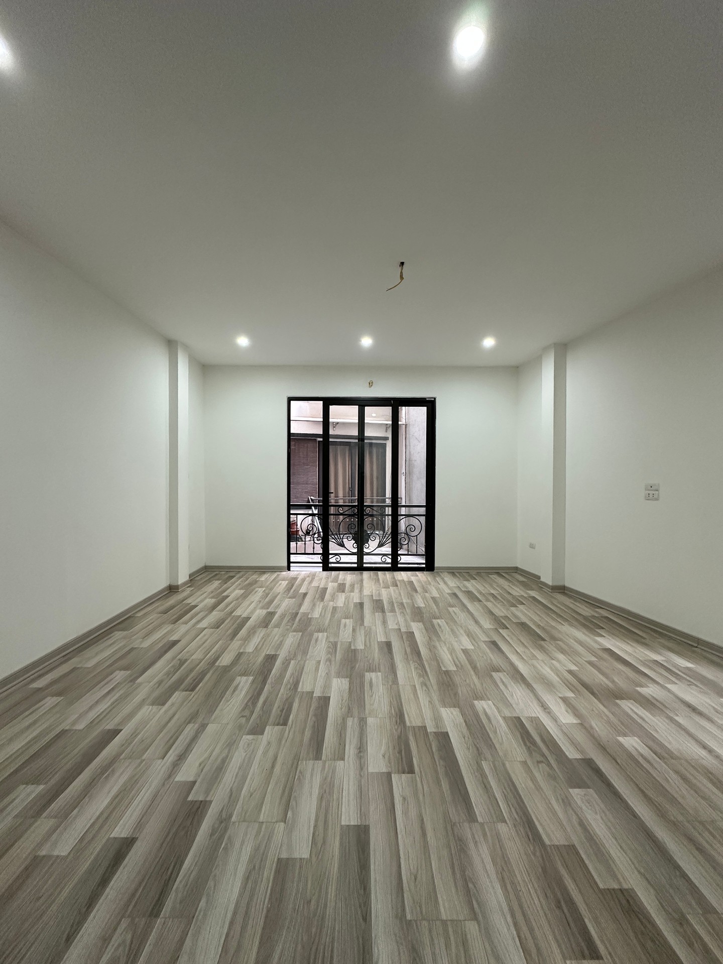 Bán nhà Trần Khát Chân - diện tích 42m2 5 tầng - Lô góc thoáng sáng - giá 12,5 tỷ