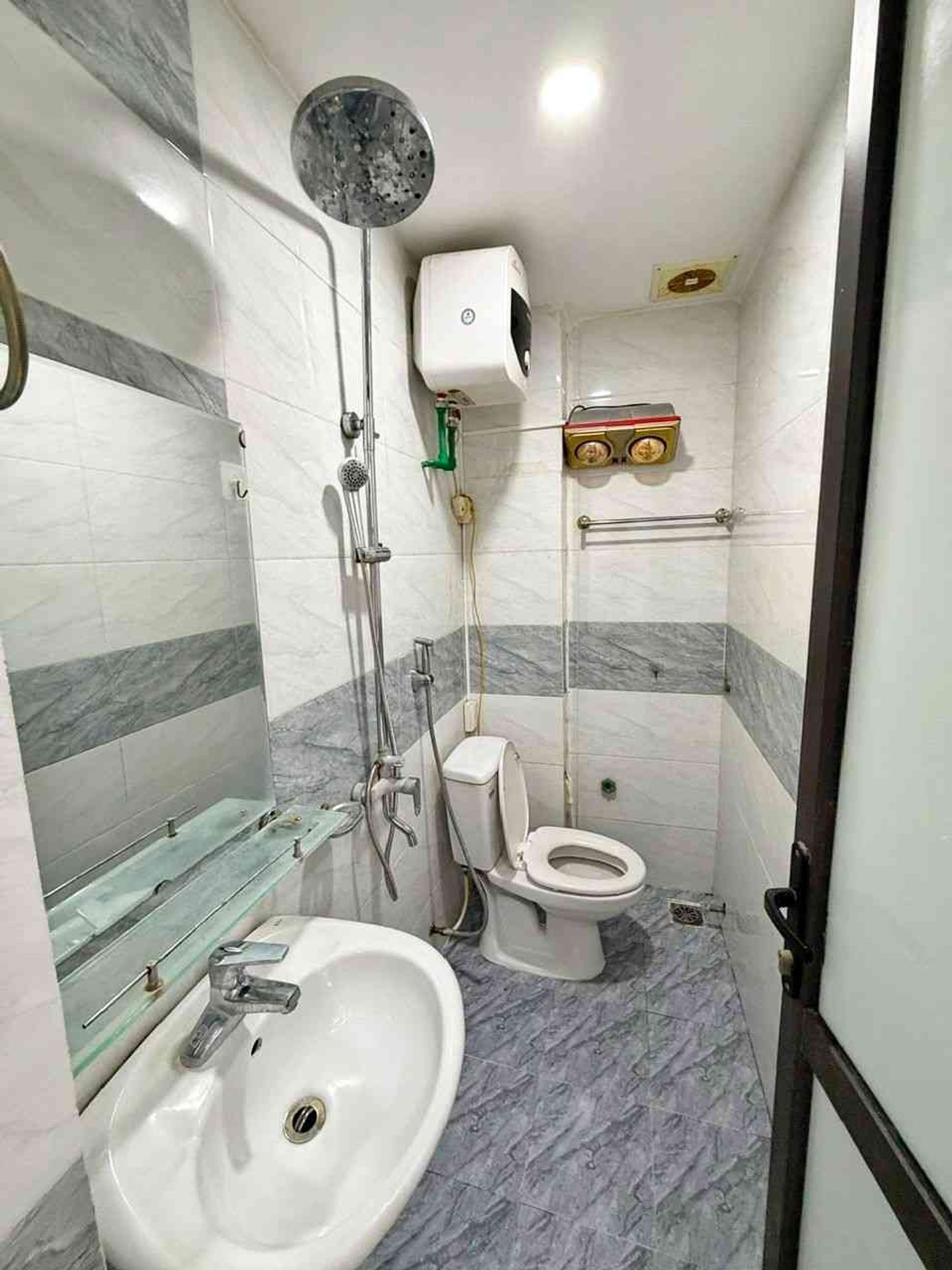 Bán nhà Khâm Thiên - diện tích 35m2 1 tầng - Thang máy - giá 1,8 tỷ