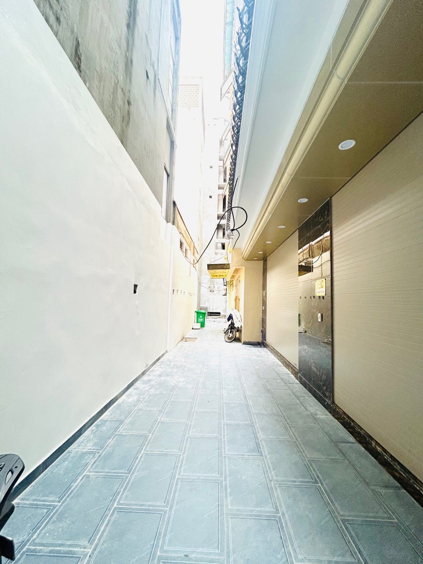Bán nhà Nguyễn Chính - diện tích 50m2 6 tầng - Thang máy - giá 13,8 tỷ