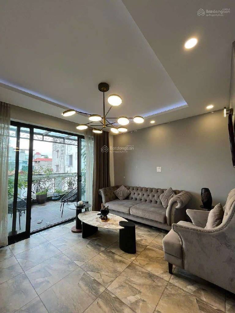 Bán nhà Giảng Võ - diện tích 159m2 9 tầng - Ô tô đỗ chạy thoải mái - giá 98 tỷ