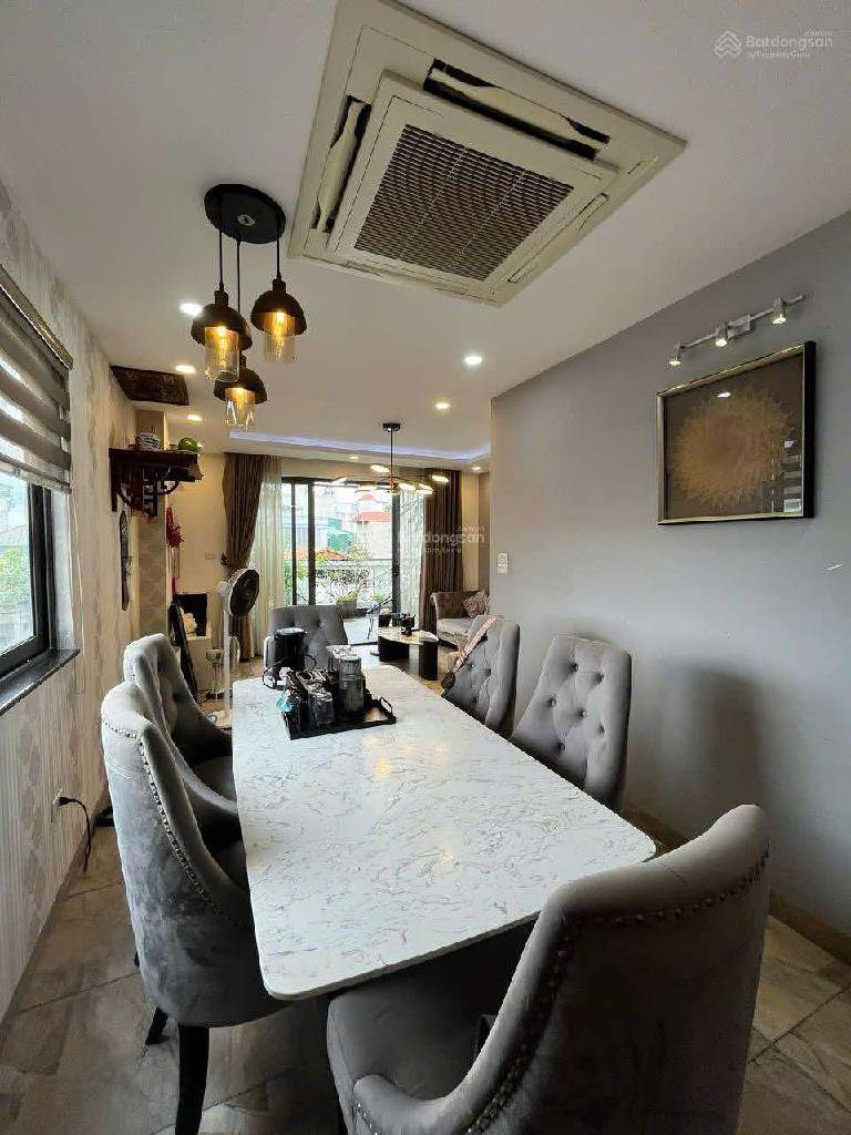 Bán nhà Giảng Võ - diện tích 159m2 9 tầng - Ô tô đỗ chạy thoải mái - giá 98 tỷ