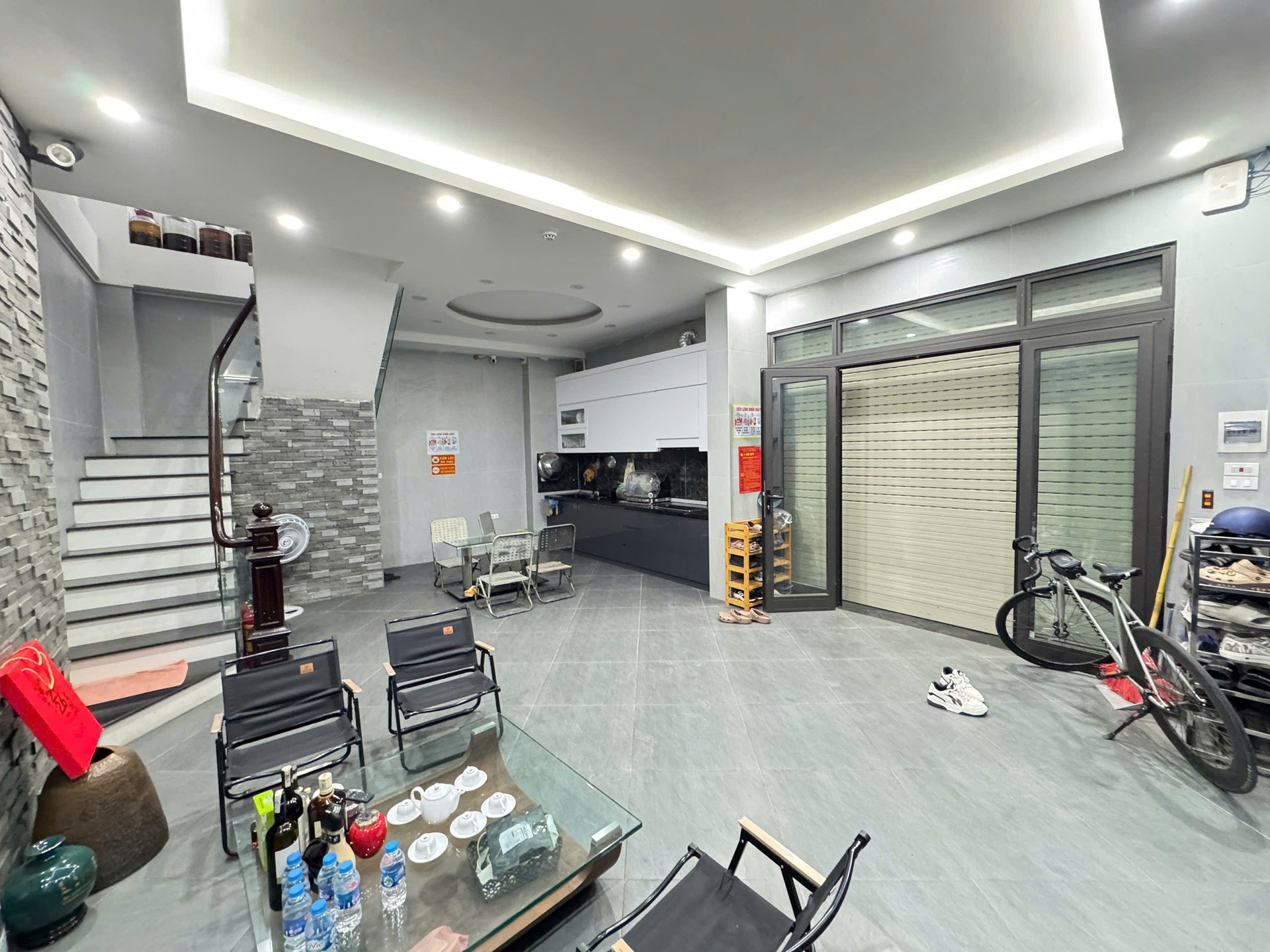 Bán nhà Tô Hoàng - diện tích 48m2 6 tầng - Lô góc 2 mặt tiền - giá 17,5 tỷ