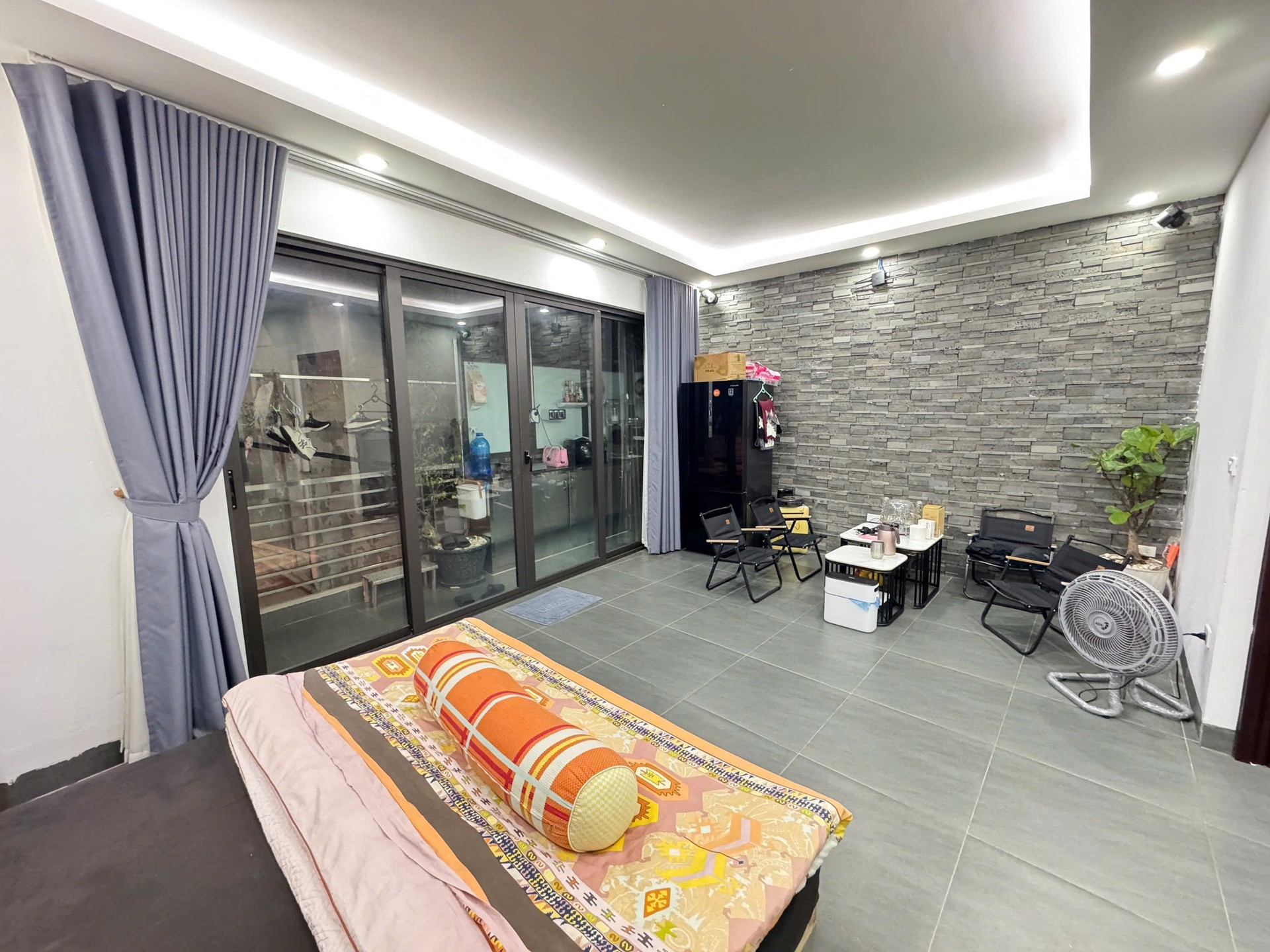Bán nhà Tô Hoàng - diện tích 48m2 6 tầng - Lô góc 2 mặt tiền - giá 17,5 tỷ