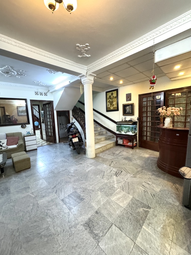 Bán nhà Trần Hưng Đạo - diện tích 133.5m2 5 tầng - Mặt phố VIP - giá 106,8 tỷ