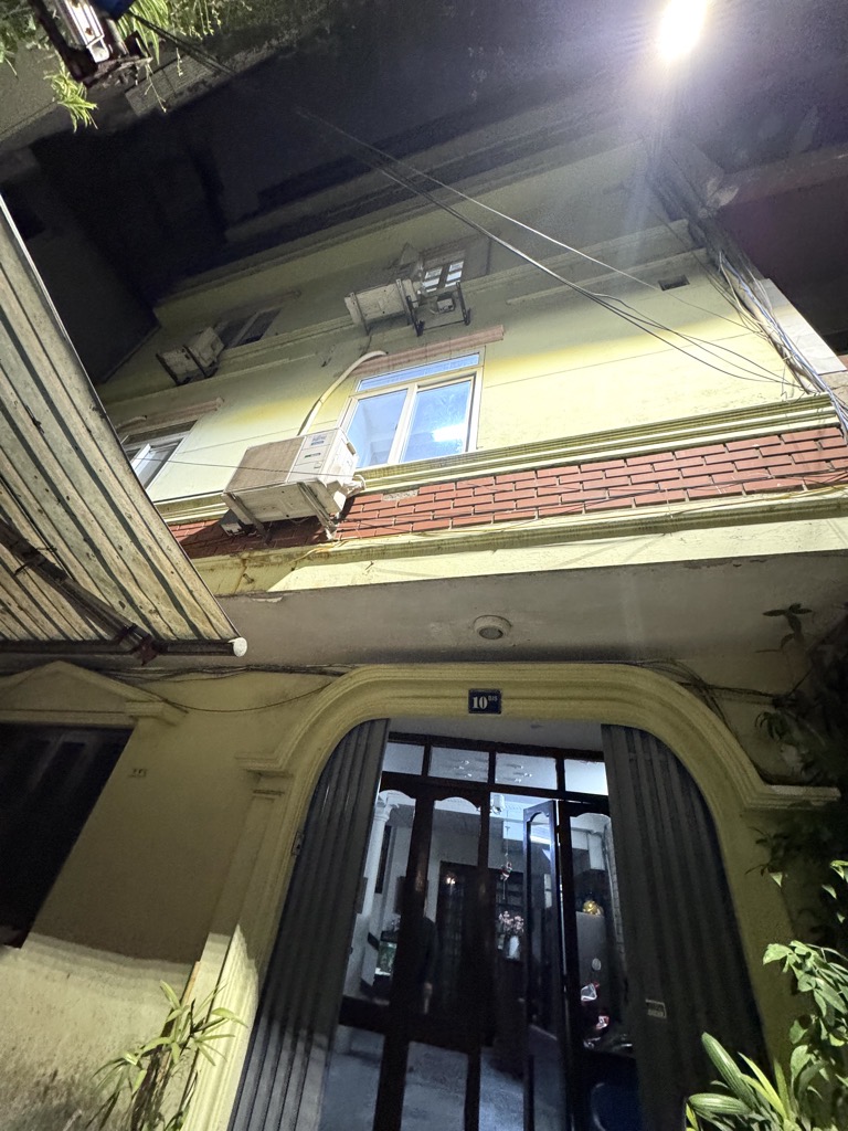 Bán nhà Trần Hưng Đạo - diện tích 133.5m2 5 tầng - Mặt phố VIP - giá 106,8 tỷ