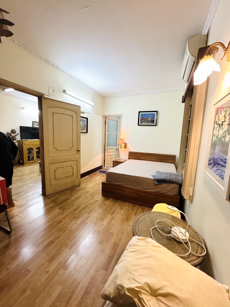 Bán nhà Trần Hưng Đạo - diện tích 133.5m2 5 tầng - Mặt phố VIP - giá 106,8 tỷ