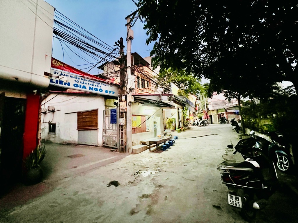 Bán nhà Nguyễn Khoái - diện tích 30m2 5 tầng - Ô TÔ DỪNG ĐỖ - giá 5,6 tỷ