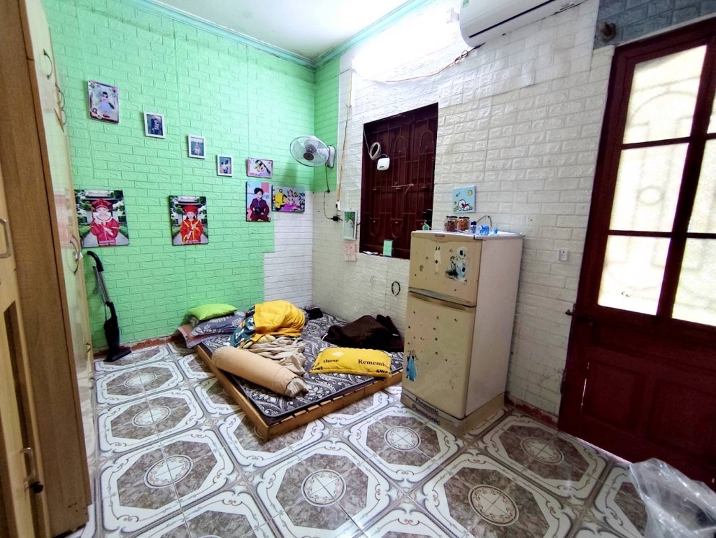 Bán nhà Hoàng Mai - diện tích 70m2 2 tầng - Ngõ thông thoáng, cực gần ô tô tránh - giá 9,8 tỷ