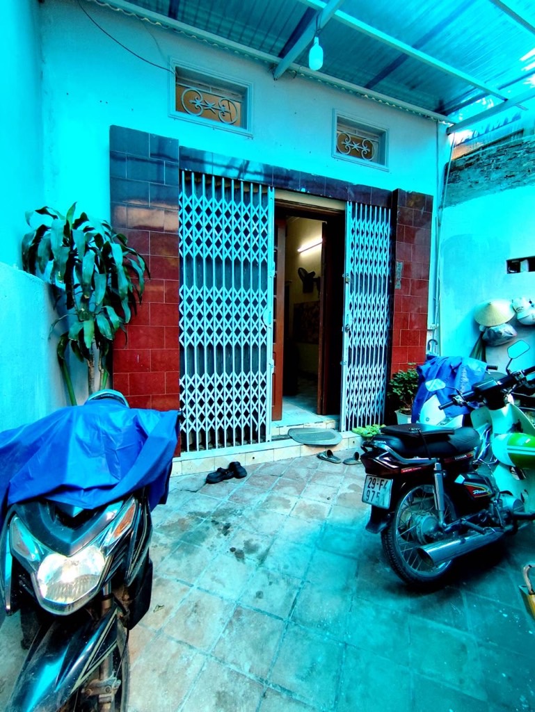 Bán nhà Hoàng Mai - diện tích 70m2 2 tầng - Ngõ thông thoáng, cực gần ô tô tránh - giá 9,8 tỷ