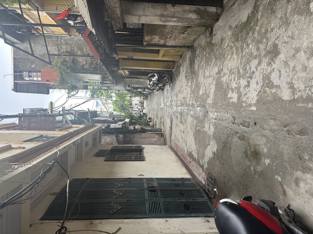 Bán nhà Hoàng Mai - diện tích 70m2 2 tầng - Ngõ thông thoáng, cực gần ô tô tránh - giá 9,8 tỷ