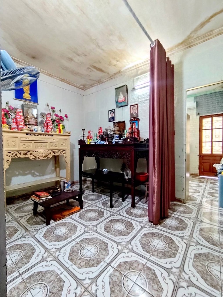 Bán nhà Hoàng Mai - diện tích 70m2 2 tầng - Ngõ thông thoáng, cực gần ô tô tránh - giá 9,8 tỷ