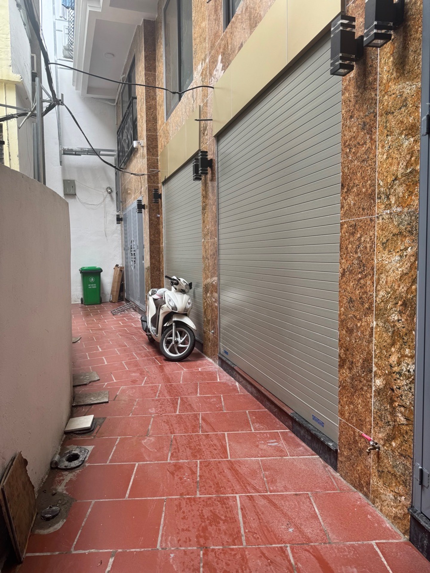 Bán nhà Thái Thịnh - diện tích 32m2 6 tầng - ô tô đỗ cửa - giá 9,5 tỷ