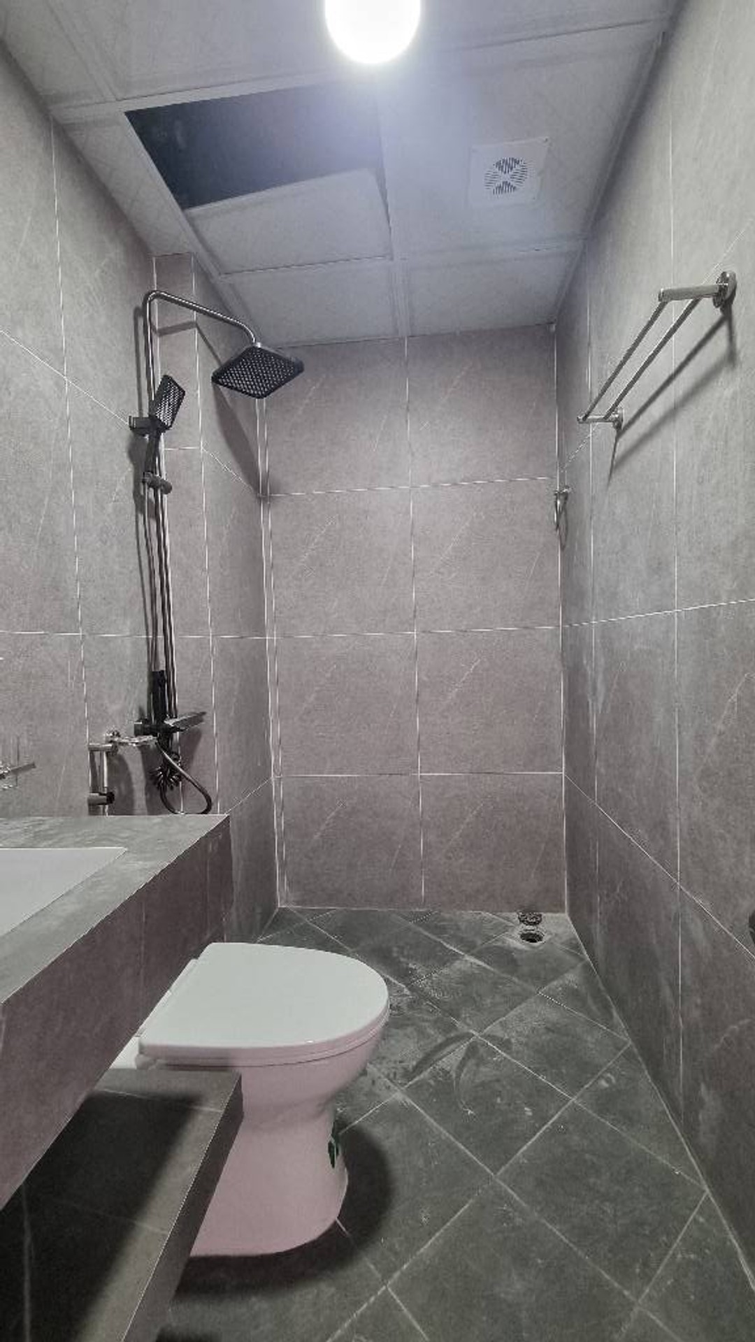 Bán nhà Thái Thịnh - diện tích 32m2 6 tầng - ô tô đỗ cửa - giá 9,5 tỷ