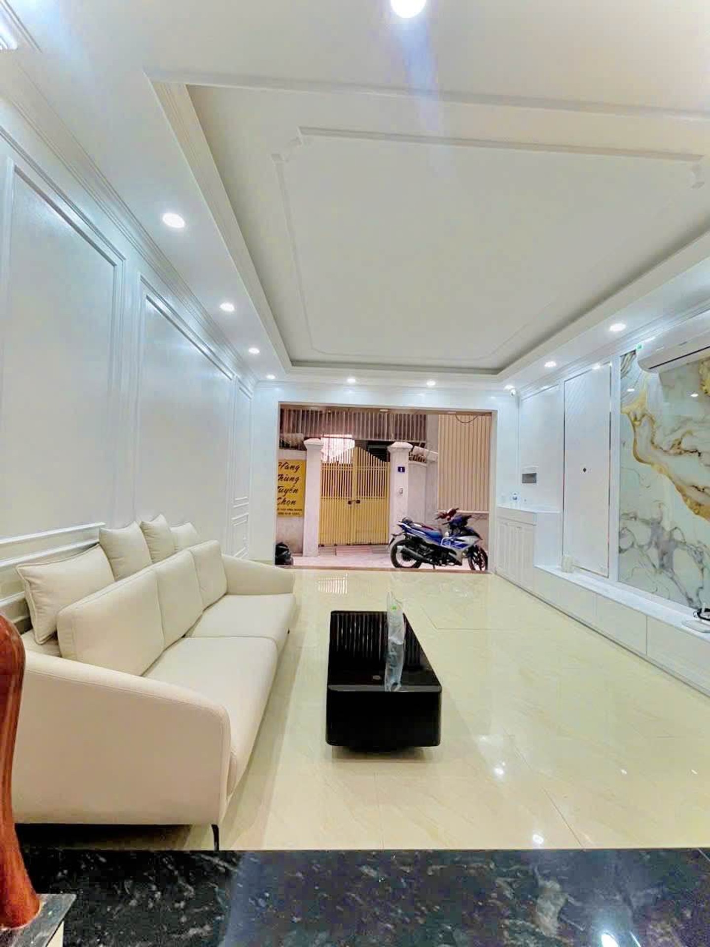 Bán nhà Vĩnh Hưng - diện tích 44m2 6 tầng - Thang máy, xây mới cứng - giá 15 tỷ
