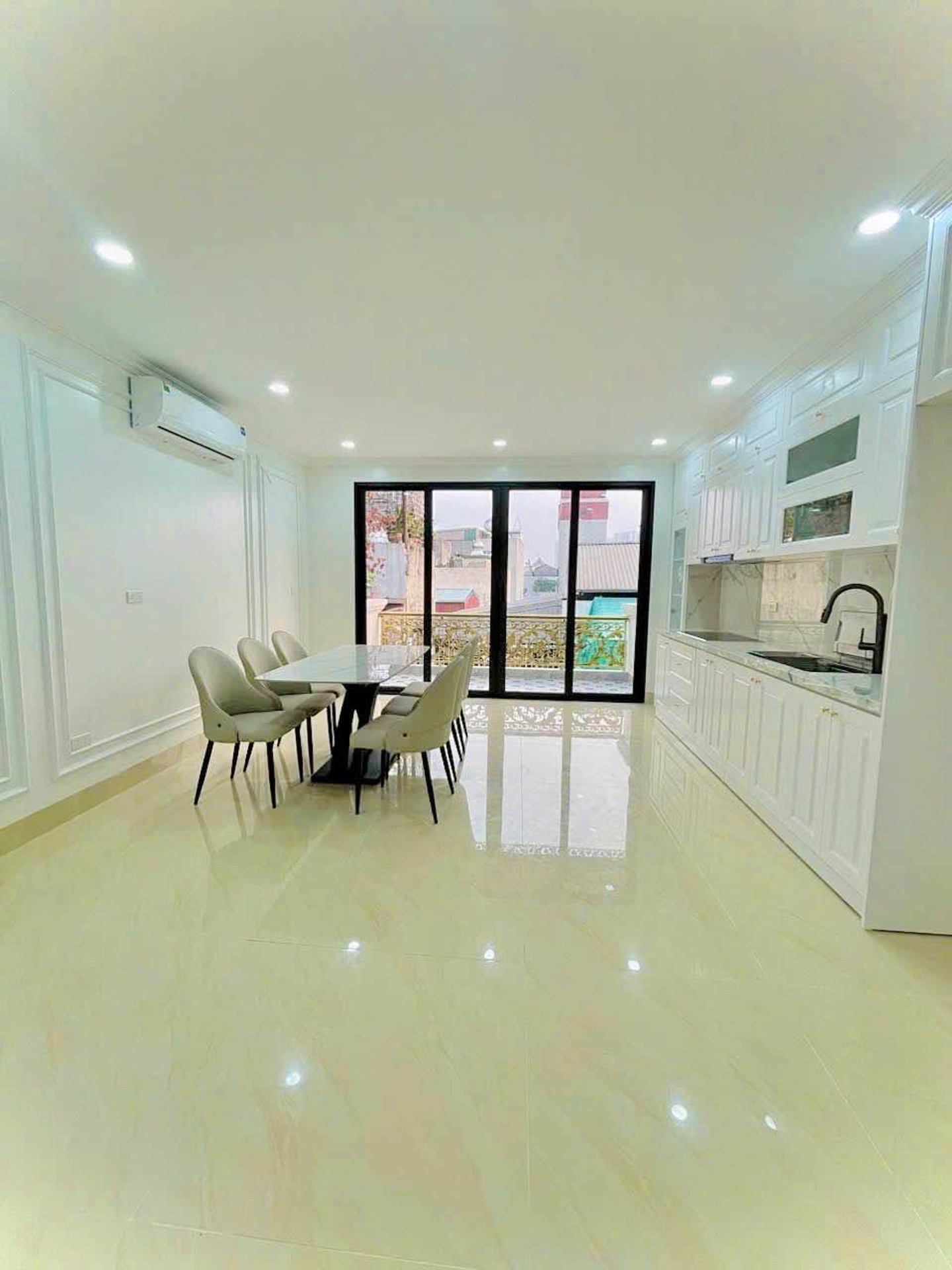 Bán nhà Vĩnh Hưng - diện tích 44m2 6 tầng - Thang máy, xây mới cứng - giá 15 tỷ