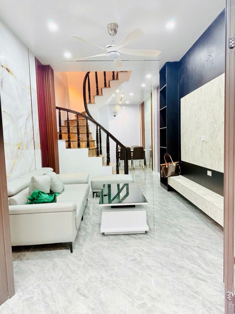 Bán nhà Thanh Đàm - diện tích 30m2 4 tầng - ô tô đỗ cửa - giá 6,45 tỷ