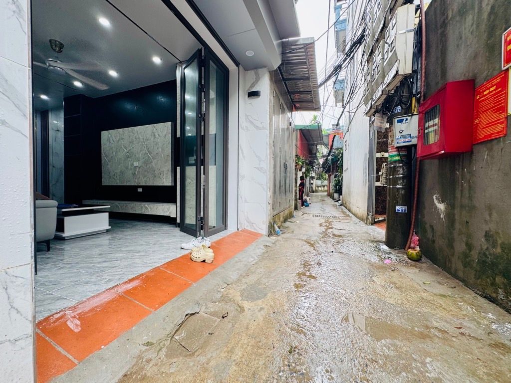 Bán nhà Thanh Đàm - diện tích 30m2 4 tầng - ô tô đỗ cửa - giá 6,45 tỷ
