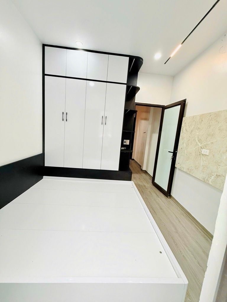 Bán nhà Thanh Đàm - diện tích 30m2 4 tầng - ô tô đỗ cửa - giá 6,45 tỷ