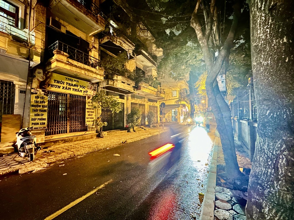 Bán nhà Nguyễn Văn Trỗi - diện tích 54m2 4 tầng - Mặt phố - giá 27,5 tỷ